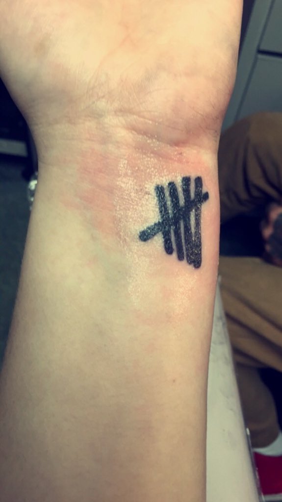 versxcetae's tweet photo. i'm not very good at writing stuff like this but ❤️

@5SOS @Ashton5SOS @Calum5SOS @Michael5SOS @Luke5SOS https://t.co/iwvFLfws15