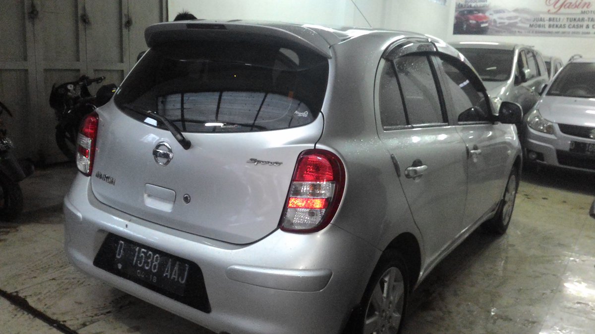 nooryasin01's tweet photo. Nissan March AT 1.2 tahun 2013 Dp 18jt saja. https://t.co/K3Yx9vI5kB