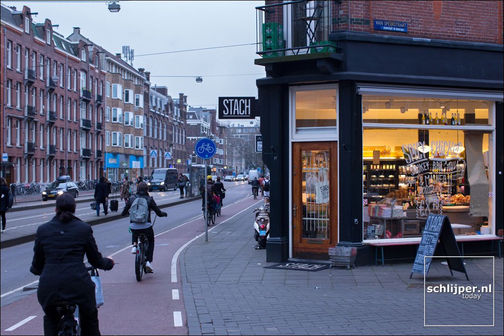 Admiraal de Ruijterweg, 07:40
#Amsterdam <a href="/stachfood/">Stach-Food</a>