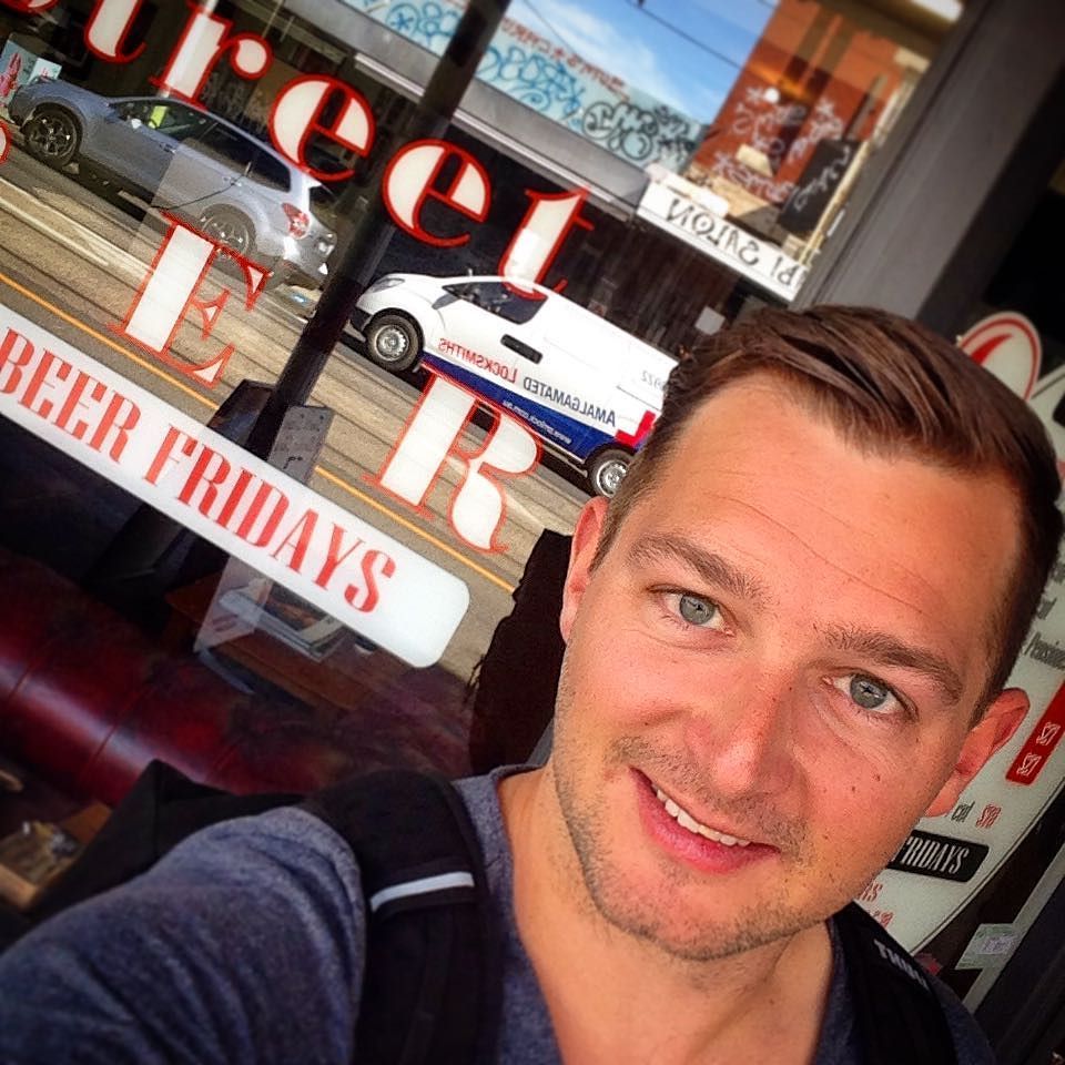 gobackpackgo's tweet photo. Thnx Adam for the Melbourne haircut!😎 @smithstreetbarber #melbourne #backpackertip #beer #… https://t.co/9xmzbnRdqK https://t.co/ITUB1cLcqI