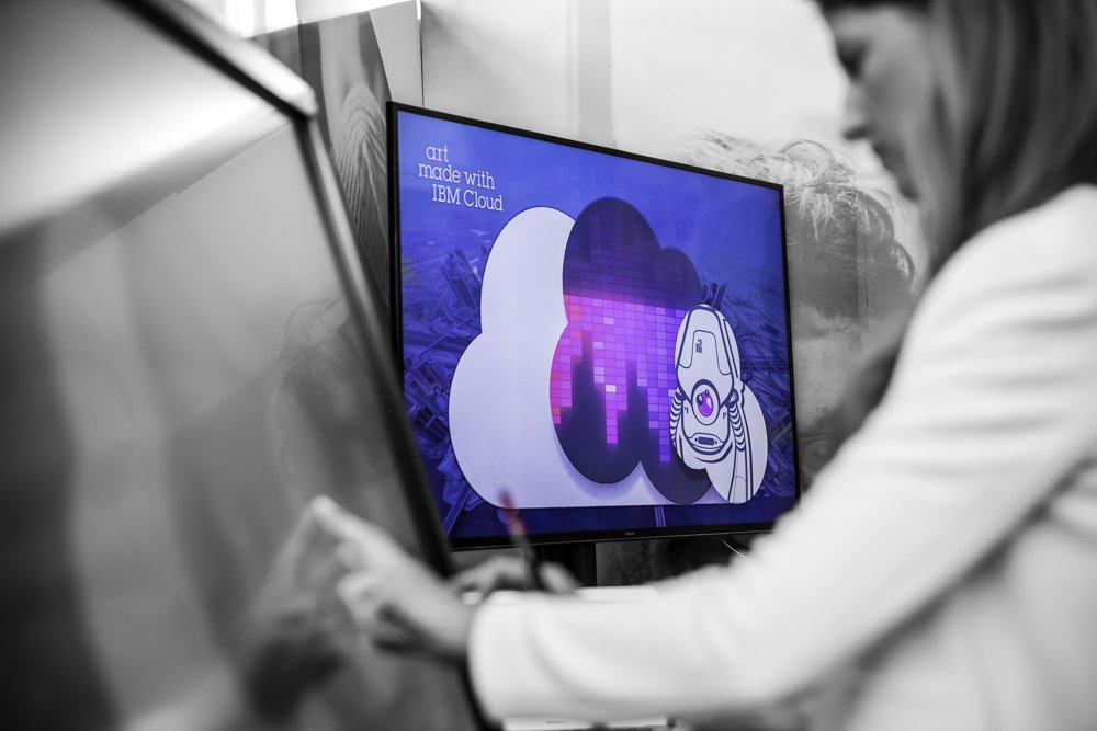 WSmithImagery's tweet image. Adding a little more color to your world with @IBMcloud #IBMatSTEP #eventphotography #blackandwhitecolor #MyDubai