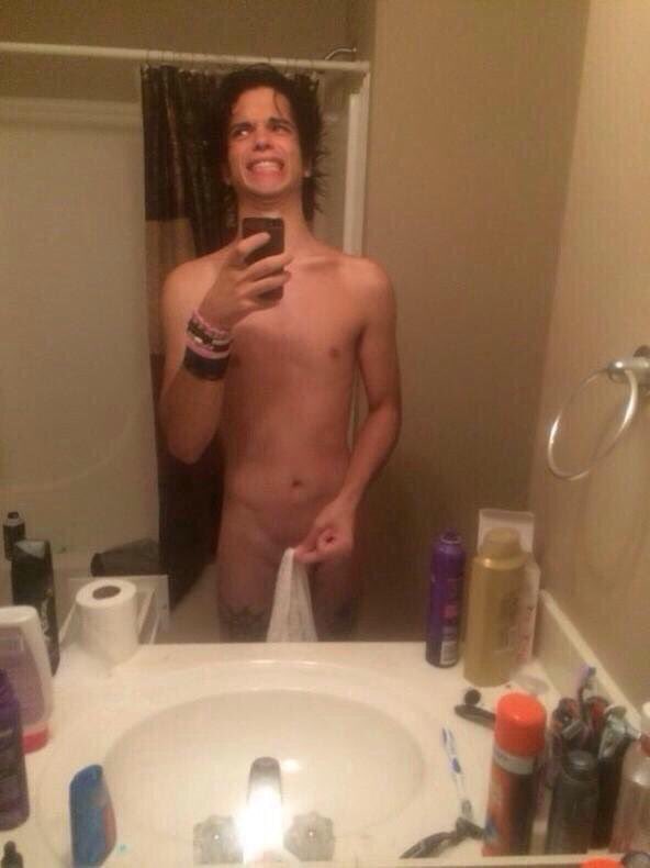 CelebsBulging tweet picture
