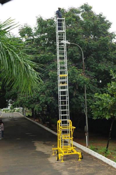 zebrik360's tweet photo. #tiltabletowerladder @Ladder_ @AlibabaGroup @EquipmentFR https://t.co/G6C7Ebw3Ec https://t.co/f6WADMsEwp