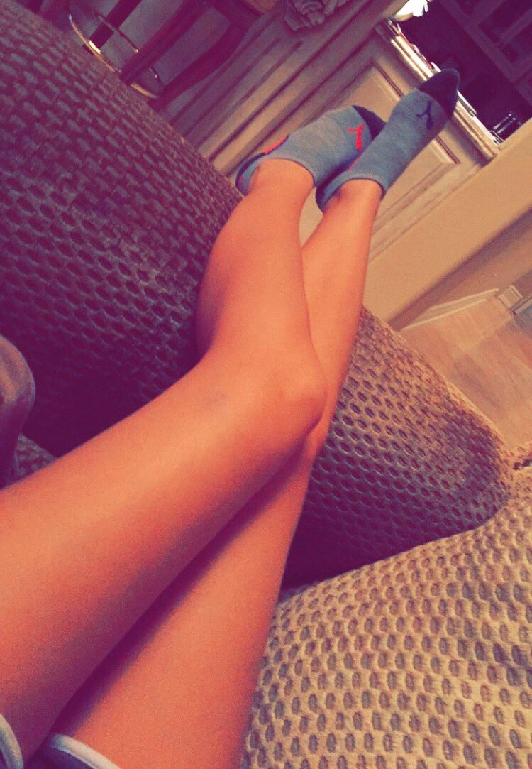 sheeniemeanie's tweet photo. TYBG for long legs @LILBTHEBASEDGOD https://t.co/KN54IWEjq3