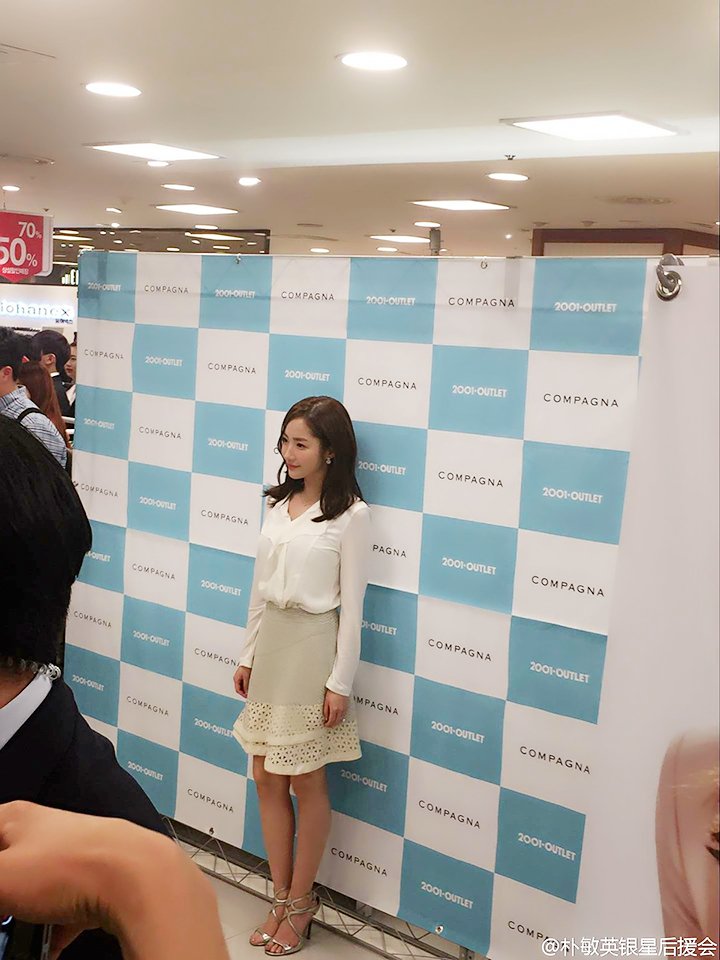 PrettyAngelPMY's tweet photo. ((Photos))
04-06-16
#ParkMinYoung For Compagna 2016 Fan Signing Event.
#CompagnaQueen #Compagna2016 #CompagnaFanDate https://t.co/PNd8uCeyUc