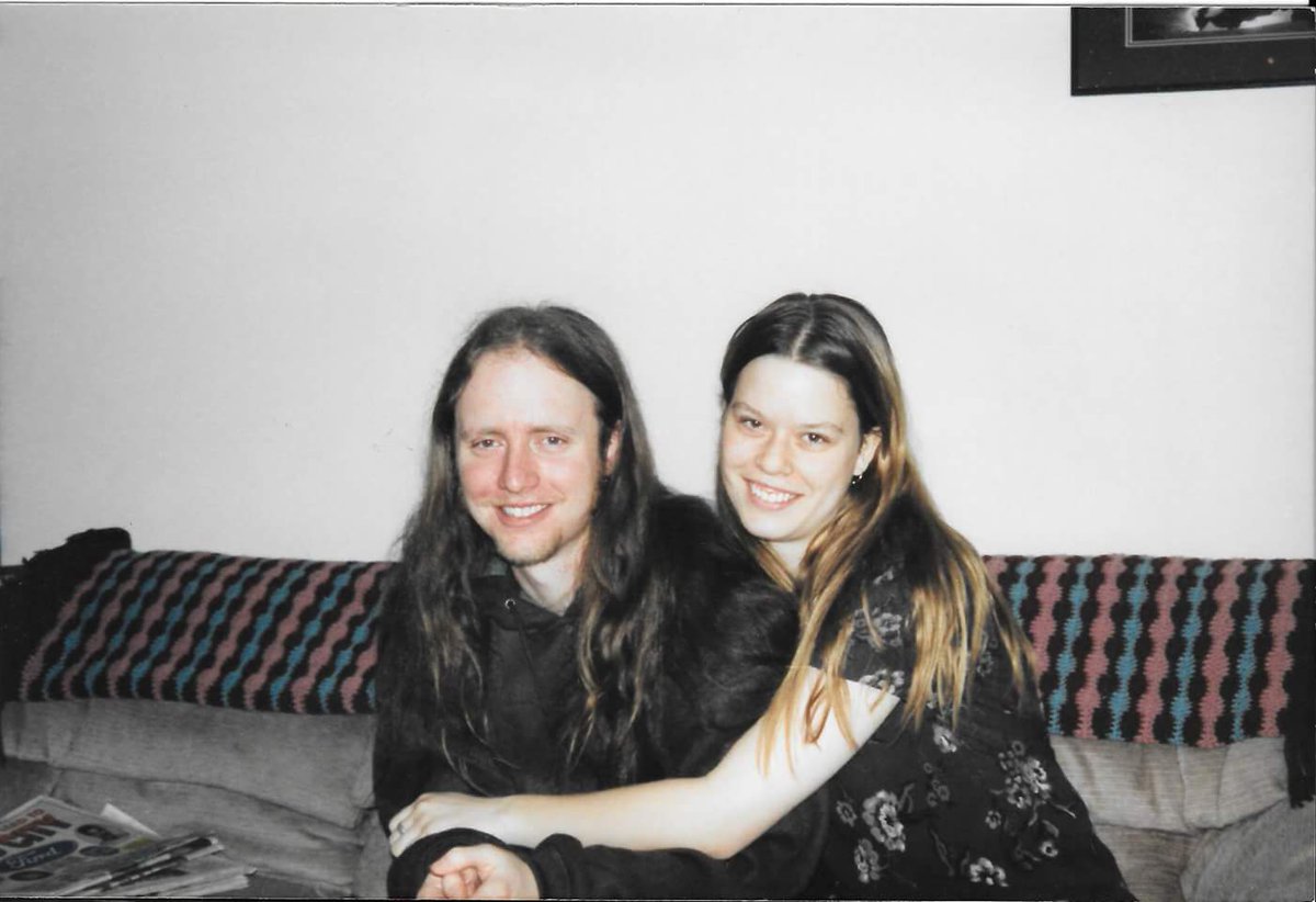 Mattfisto's tweet photo. @notsafeshow Meadow Stomper wont amount to shit. Grunge was already dead. Shoulda kept the girl #throwbackadvice https://t.co/Qrwln4v8iJ