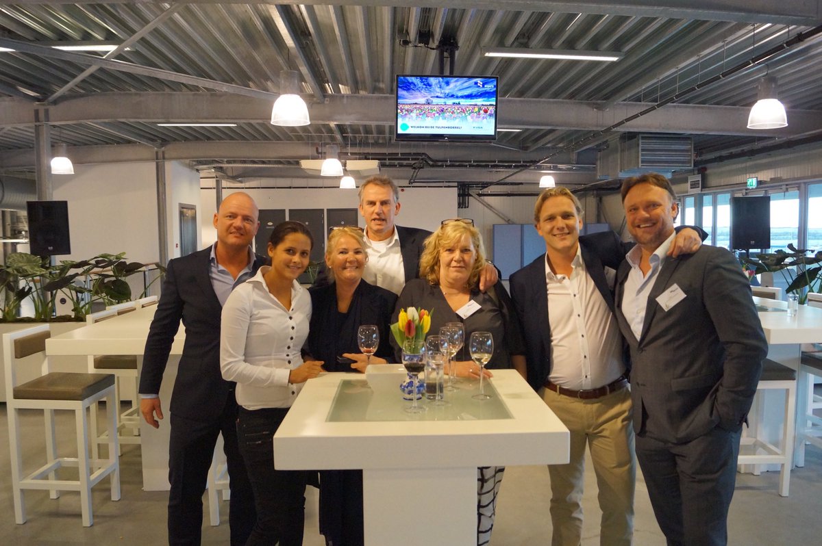 Bloeiende eerste editie Amports #Tulpenborrel <a href="/FelisonEvents/">Felison Events</a>. #netwerken. Bekijk de foto's: goo.gl/photos/SCMVdbo…