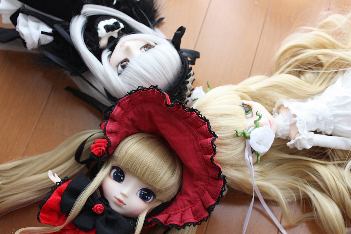 くろくろ V Twitter プリプきらきー続きます 白くて可愛いです 髪の毛モッフモフ W かわいいい 頭の薔薇は付けられたのですが眼帯 の薔薇は付けるのがむずかしくて付けていません 結ぶ以外の付け方考え中 T Co Sshrhzqt1h