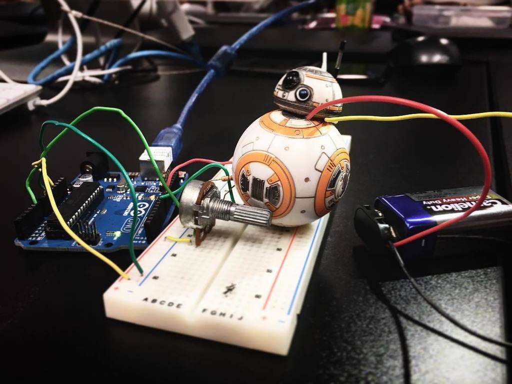 insta_arduino's tweet image. ift.tt/1McGxHX - Fixing BB8 #arduino#bb8 #battery #breadboard #cms3 #sm2703 #cha… ift.tt/1McGwDW