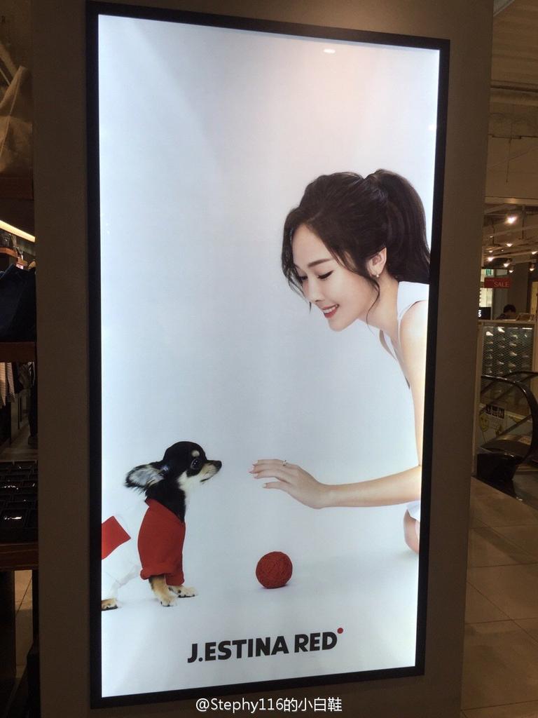 maomao_army's tweet photo. #Jessica J.ESTINA RED at LOTTE YOUNG PLAZA in Seoul cr Stephy116的小白鞋 https://t.co/i4DwpjavN7
https://t.co/JOJZixm4Ge https://t.co/qKmA6zYeks
