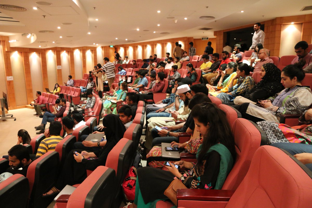 PITBIncubation's tweet photo. Ahmad Shah claims "Generate money through making new #apps, you just need an #idea"
#Startups #Plan9OpenEvent https://t.co/GHpX97ekYe