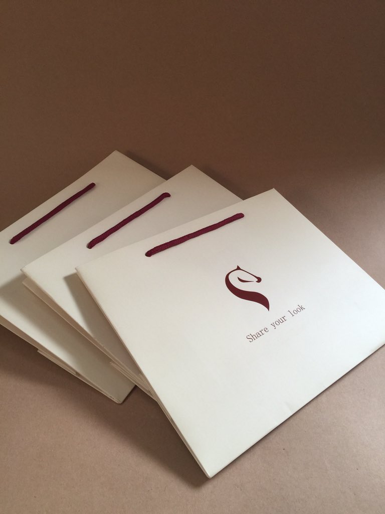 Print_Unions's tweet image. Custom logo printing paper bag  #Dailypic #DailyShow #paperbag #SpeedPrintUnion #packaging #logo