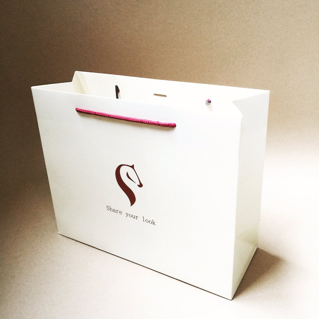 Print_Unions's tweet image. Custom logo printing paper bag  #Dailypic #DailyShow #paperbag #SpeedPrintUnion #packaging #logo