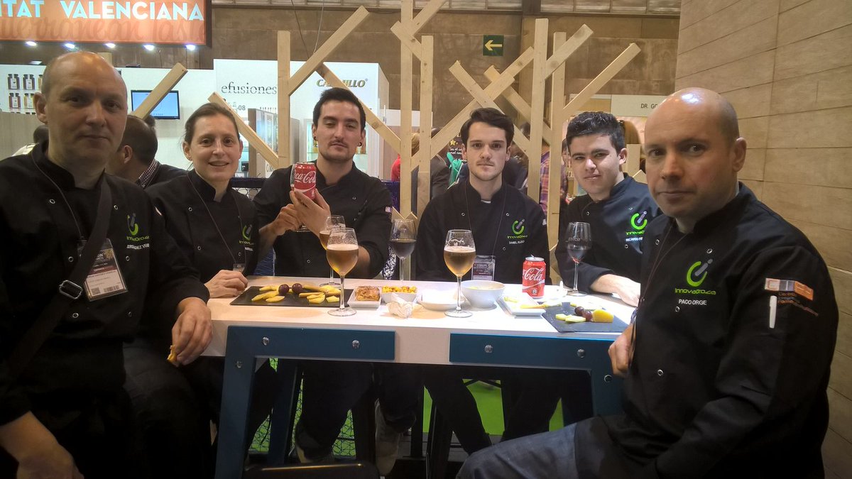 Innova_Oroza's tweet photo. Un gran #equipo que representa e toda unha #comunidade #educativa Bravo polo @CarlosOrozaCIFP en @SalondeGourmets https://t.co/MiTTi2tFnM