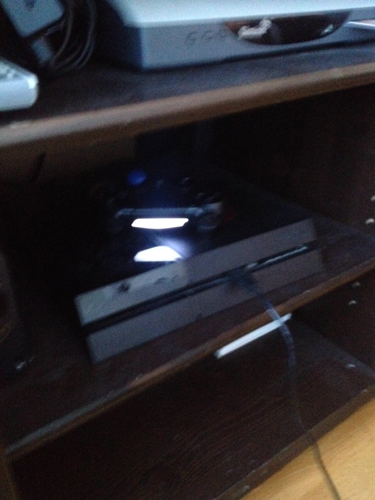 Mikester1088's tweet photo. #ps4 #duelshock4 #bo3 #treyarch #sony #infinityward #activision https://t.co/AbvEOj0l3W
