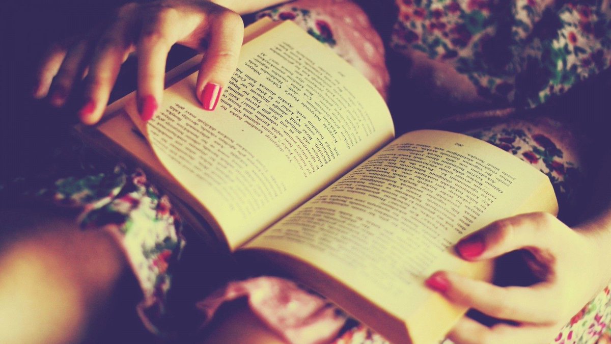literariamenteR's tweet photo. #SoyFanDe leer un buen libro a cualquier hora del día https://t.co/CyTAtvGCEJ