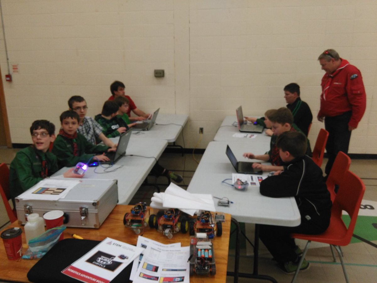 68thScouts's tweet image. 32nd Sarnia Troop having fun with @scoutscanada  STEM Robot!  #scoutsdostuff #scoutsSTEM