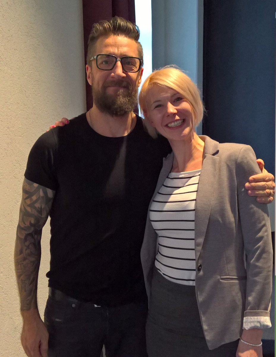 MiraFlinkman's tweet photo. Loistava esiintyjä ja mieletön "moottoriturpa". Ei ihan suotta tätä jätkää valittu vuoden puhujaks @HenkkaHypponen https://t.co/o6FzytIU3e