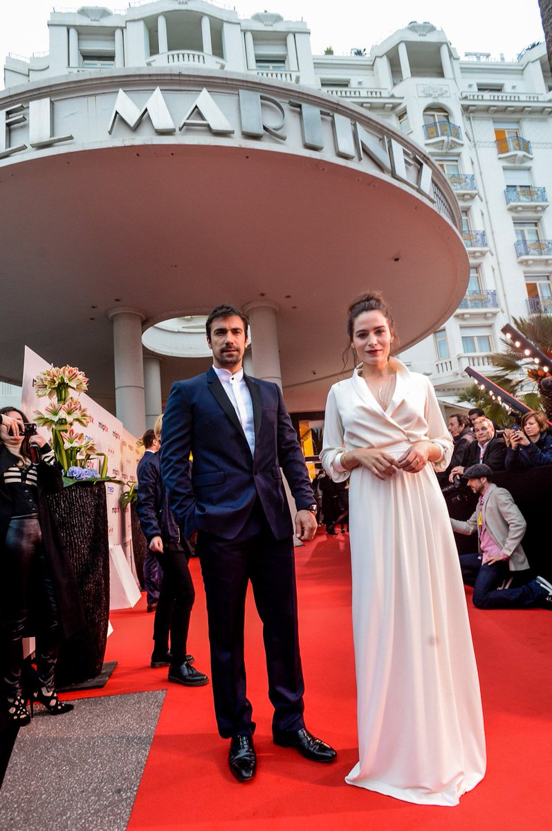 endemoltv's tweet photo. #KÖRDÜĞÜM KIRMIZI HALIDA
Cannes'da Düzenlenen Dünyanın EnBüyük TV Fuarı MIPTV'de #INTERSECTION Adıyla Dünyaya Açıldı https://t.co/BI9lwjfXFm