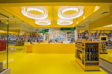 Cafedesloisirs's tweet photo. Aujourd'hui #LEGO Store Les Halles ouvre ces portes https://t.co/0GEJJx8Jyi #LEGOStoreParis #LEGOStore #Paris https://t.co/gpRxZ7UBBz