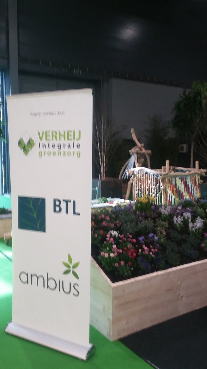 Voor 2 dagen doen we het een keer samen. <a href="/VerheijBV/">Verheij Groen</a> @btladvies <a href="/AmbiusNederland/">Ambius Nederland</a> samen entreetuin op <a href="/Welkomindezorg/">Welkom in de zorg</a>
