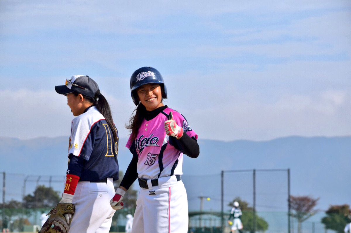 名桜大学女子ソフトボール部 公式 メンバー紹介 第5弾 世良早紀子 歳独身 レフトの守護神 粘り強いバッティングで相手ピッチャーを圧倒し 並外れた瞬足を持ってセーフティバンドを狙いにいく 自分の持ち物全てにに名前をつける癖がある 父親