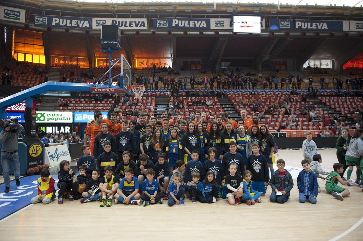 ¡GRACIAS POR VENIR!
#ColesyClubs
➡ <a href="/BasketMonteSion/">Basket Monte-Sion</a>
➡ @cb_sanjose
➡ @EngueraBasket
➡ <a href="/Atmosfera_Sport/">Atmósfera Sport</a>