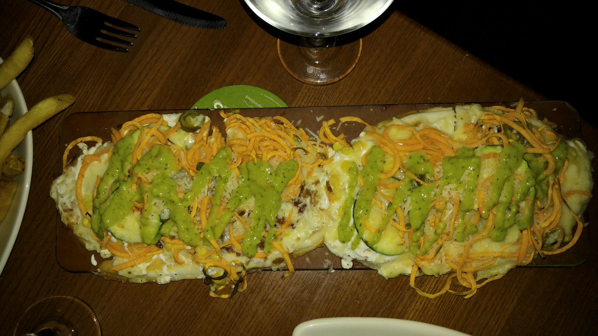 TFTParenting's tweet photo. Got to try the new #Inspiralized menu from @Houlihans &amp; @Inspiralized Got my @Influenster #houzoodles #voxbox. Yum! https://t.co/I6DD8rkF0J