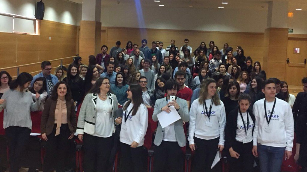 FCJS_URJC's tweet photo. La  FCJS y su Decana, Pilar Laguna, apuestan por la TOLERANCIA #OpenYourEye https://t.co/F2UitHExWf