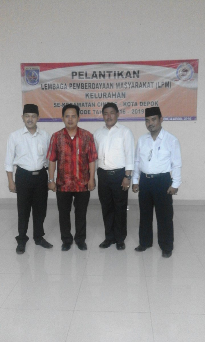 BogeRohmain's tweet photo. @pemkotdepok Lurah Gandul bersama pengurus LPM yg baru https://t.co/NoFsw3DKnr