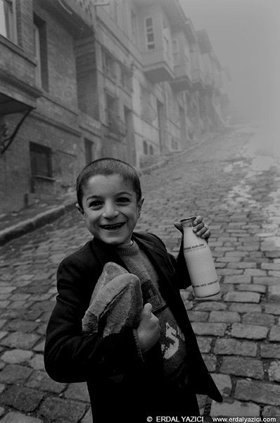 AjiaSound's tweet photo. Счастье — вот оно какое Ara G ler. Фото 1956 года, Турция. https://t.co/uFwV2TAsAe
