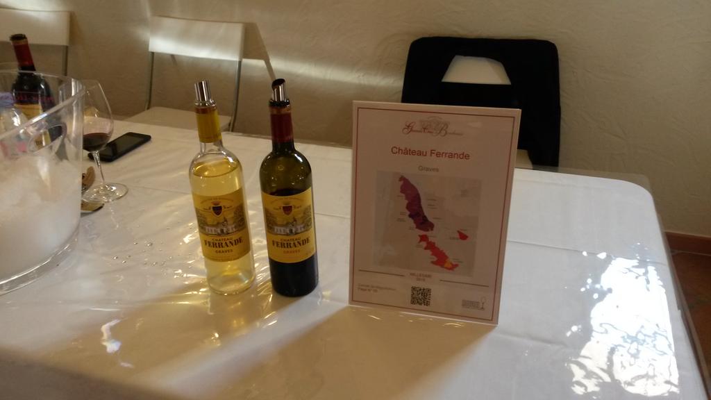 HugoMarcade's tweet photo. #Primeurs2015 tasting with chateau #ferrande at @MalarticGazinDi /@ChateauxCastel https://t.co/6tt92PpYtK