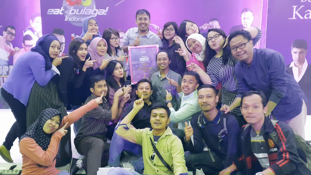 Sasmoi's tweet photo. @reezzyy @mixmarcomm #mixmarcommunity ..two award on ANTV https://t.co/JgBoyYTqoe