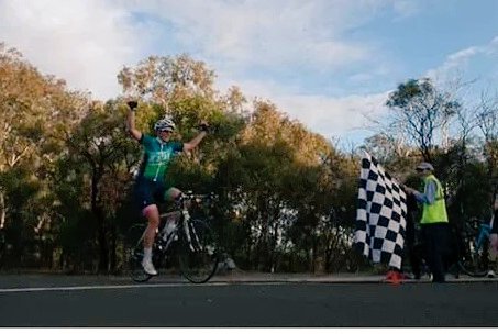 croaked_85's tweet photo. @TKMSMAX @HawthornCC not disqualified... What is the difference? https://t.co/LdWhLG7ZCY