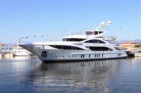 Superyacht tweet picture