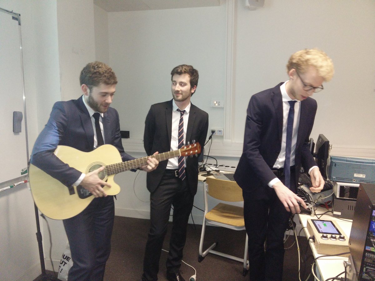 FrankBietrix's tweet photo. Soutenance et démo du projet Mint.
Musique ! #PPE2016 https://t.co/WyV5vpkOz4