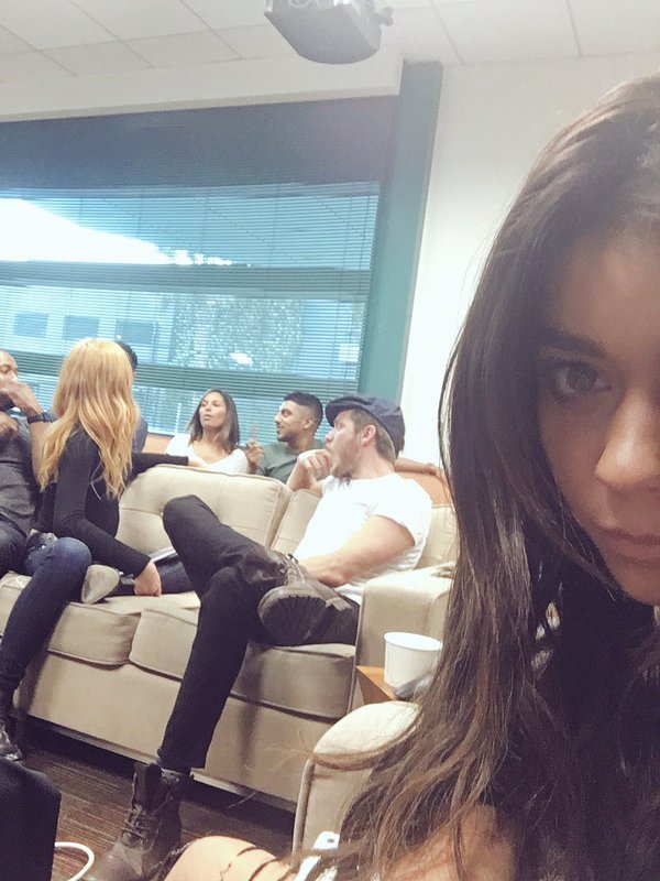 TMINewsPL's tweet image. #1 Obsada podczas live chatu!