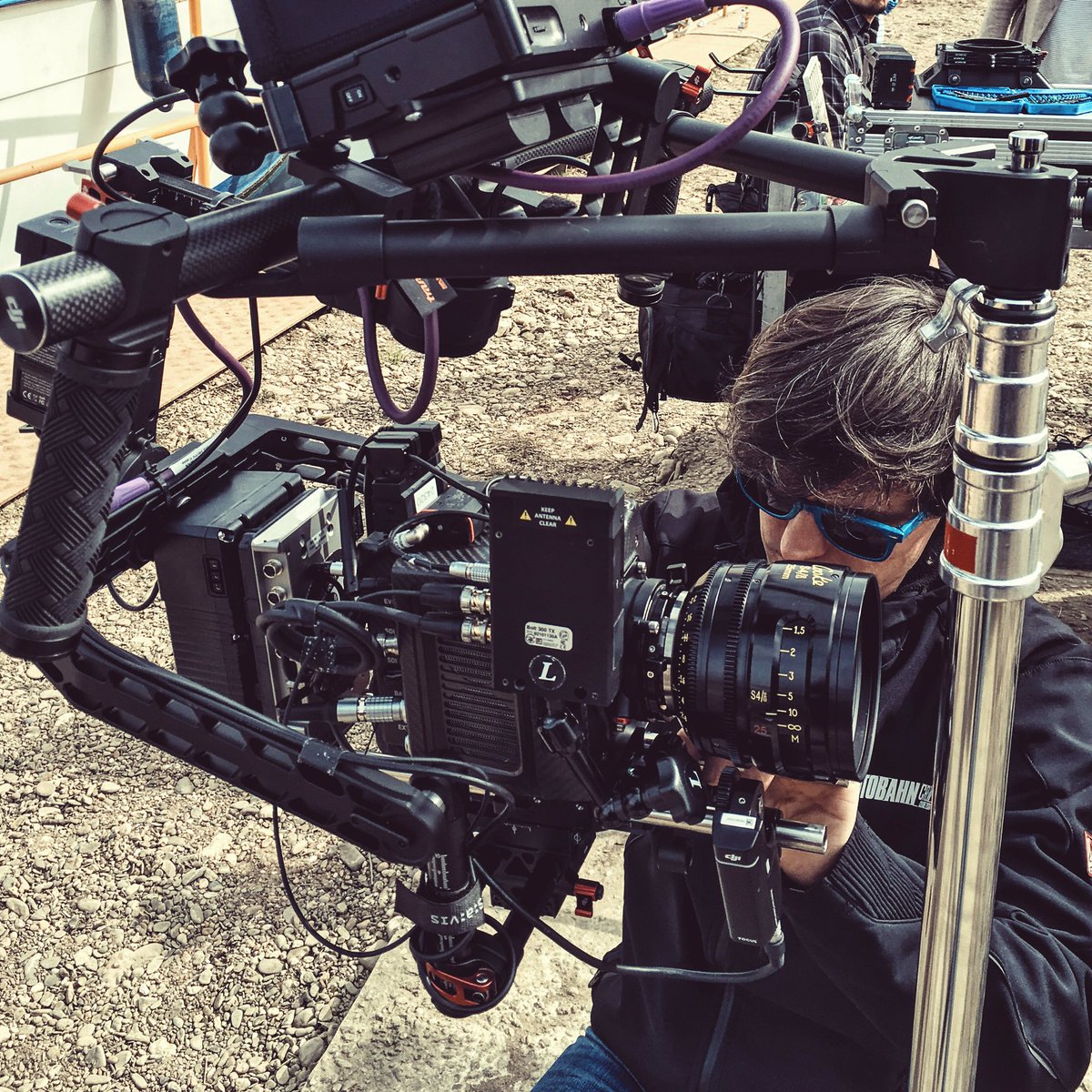 LICHTHOF_EFELD's tweet image. #minisetup #cookeoptics #arrialexamini #alexamini #setlife  #film #gimbal #cookeoptics #lichthof #Lichthofehrenfeld