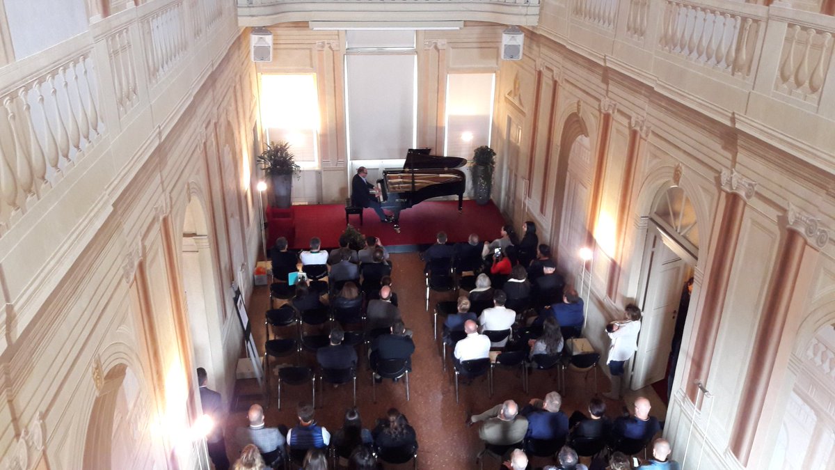 VecelliCavriani's tweet photo. #live @VecelliCavriani momento musicale con il Maestro Stefano Darra per l'evento #Agriform https://t.co/lqfEGc3dmn