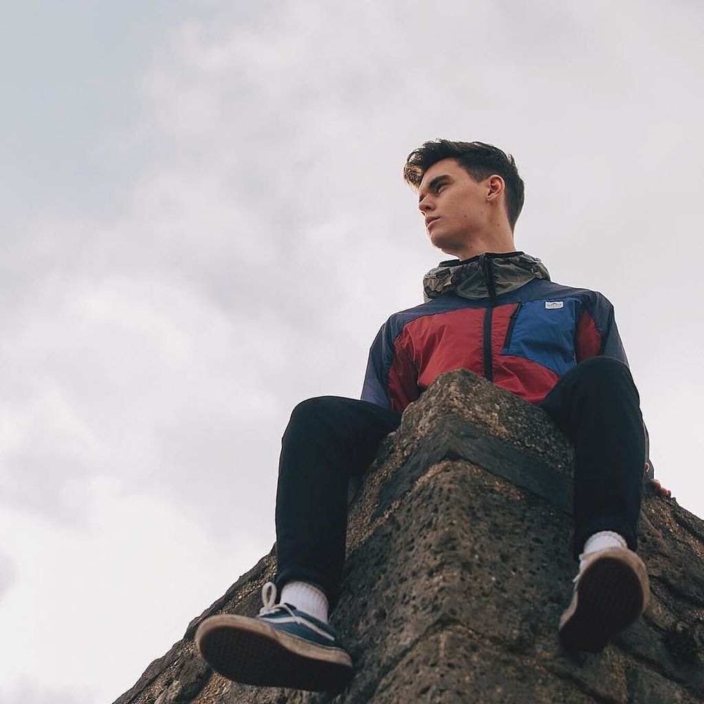 sambbloor's tweet photo. The #Penfield Cranford Colour Block Jacket is now ONLINE.
#PenfieldUSA #TheGreatOutdoors #FashionPhotography #Look… https://t.co/cCAqEy6VXW