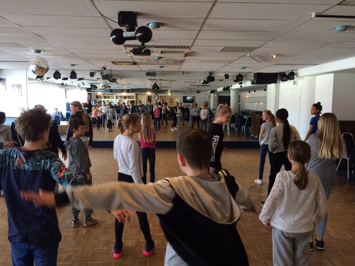 cocongroep7's tweet photo. Proefles streetdance!!!! https://t.co/lONQbsX2Dx