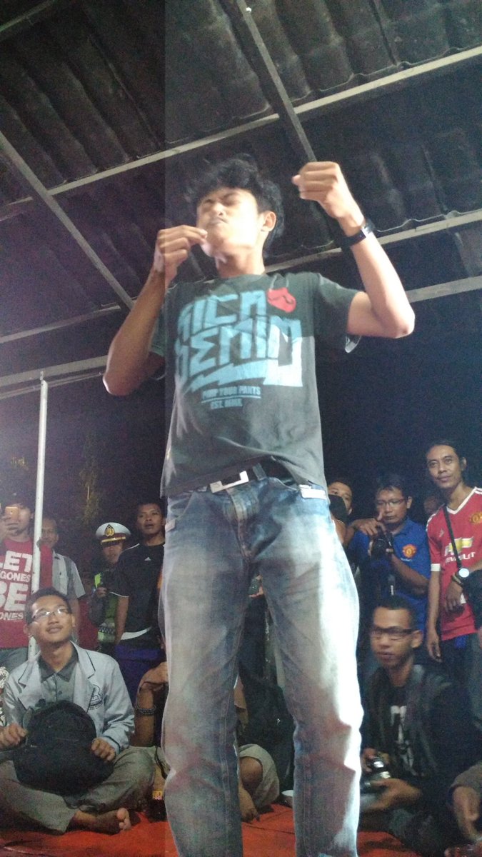 <a href="/PurworejoMime/">Pantomim Purworejo</a> wau ndalu punika Mas <a href="/ganjarpranowo/">Ganjar Pranowo</a>