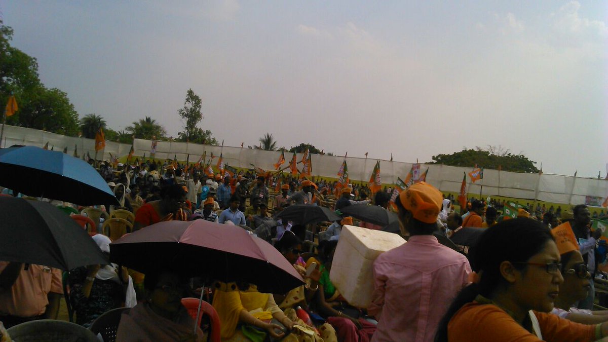 BJP4Bengal's tweet photo. Shri @BJPRajnathSingh started
addressing Public rally at Bankura in West Bengal #BJP4Bengal https://t.co/K7dWJygPvt