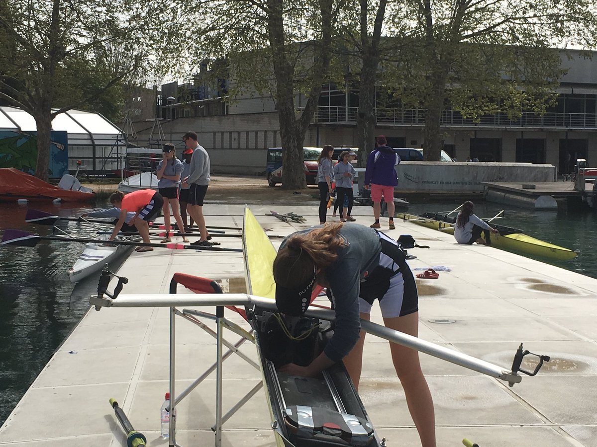 PutneyHighSport's tweet photo. Second session of the day before our day trip! #PutneyPanthers #RowCamp https://t.co/oV6AaODr9Y