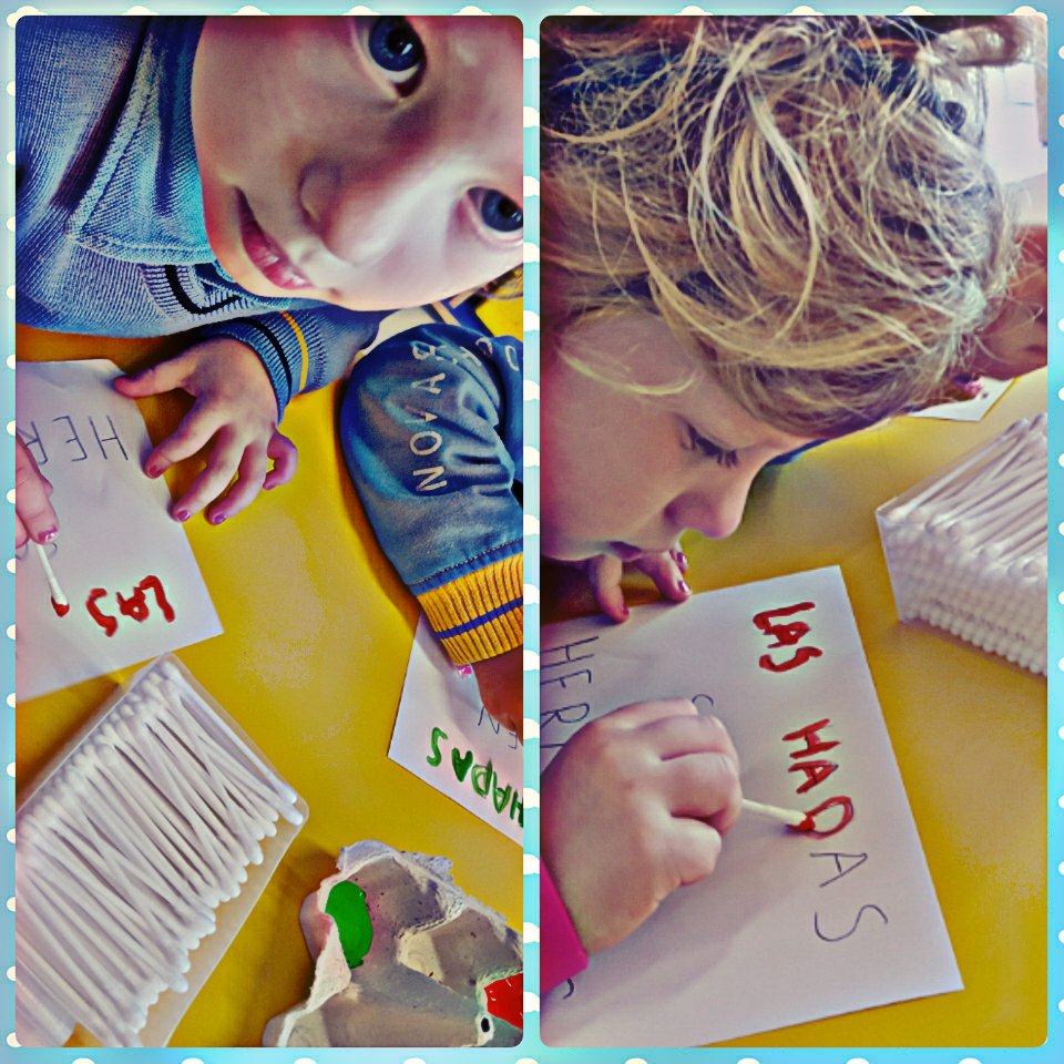 EInfantil's tweet photo. Escribimos con bastoncillos de los oídos!Refuerzo motricidad fina y grafías 4 años  @Novaschool_es @GemmaPrezSchez https://t.co/RqWSs4Ft9Z