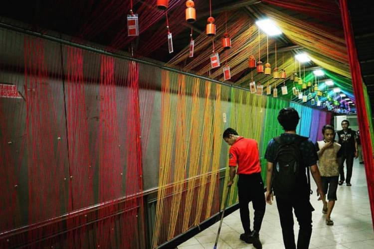 checkinjkt's tweet photo. Warna-Warni Pelangi Di Lorong Stasiun Sudirman https://t.co/IGJTGeeBqH #Lifestyle #CheckInJakarta #Jakarta https://t.co/Fq3G58HwXy