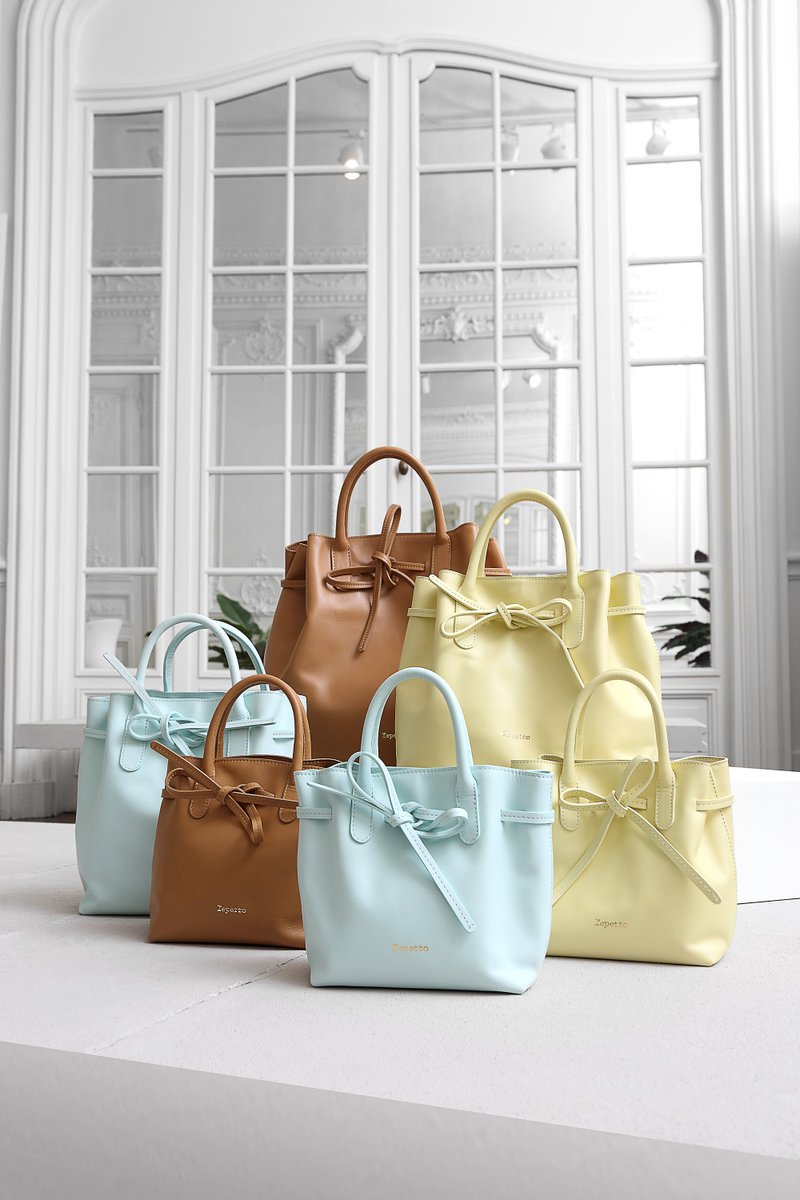 Repetto_Paris's tweet photo. L'Arabesque #Repetto se décline en différentes tailles et coloris pour le bonheur de tous: https://t.co/nChBB1tcRv https://t.co/uIVcXnpwpC