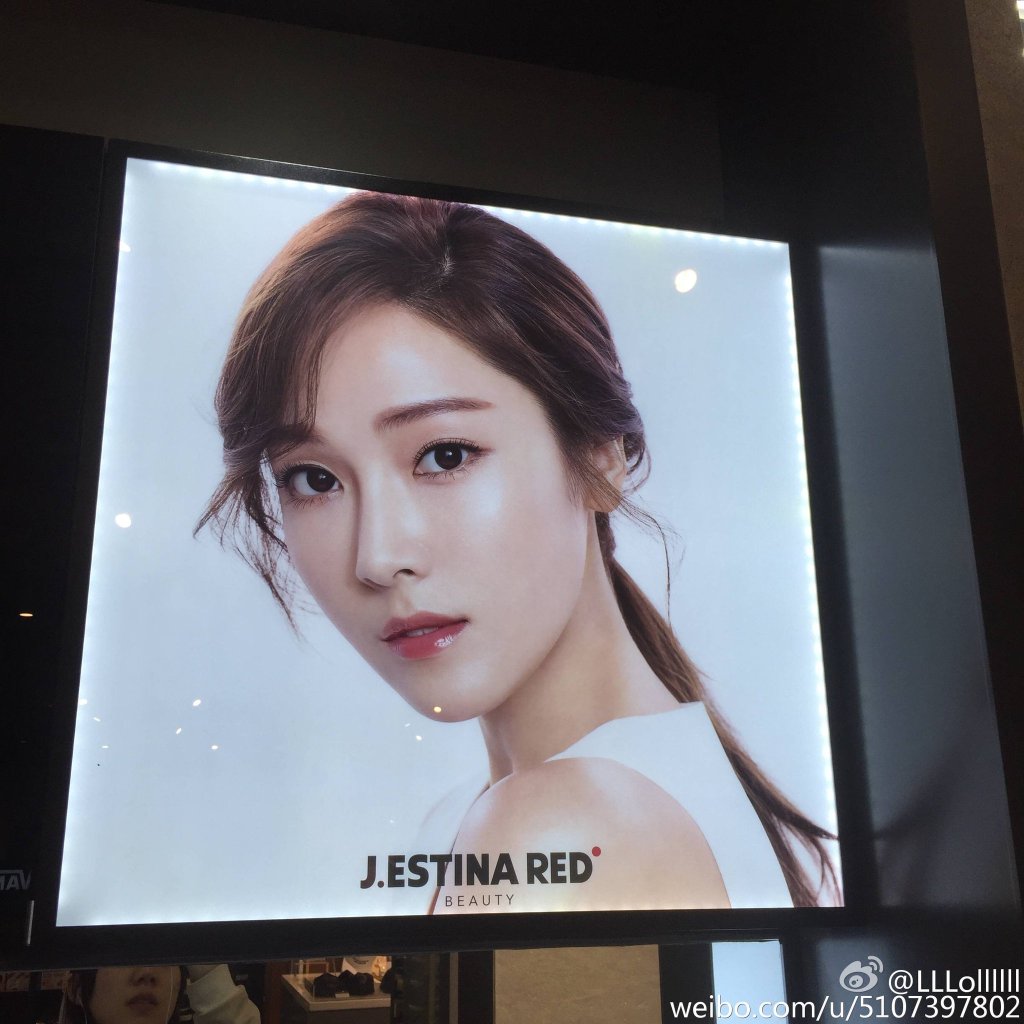 [OTHER][27-10-2015]Jessica trở thành người mẫu mới cho thương hiệu "J.ESTINA RED" CfWn8zZUYAAPdEN