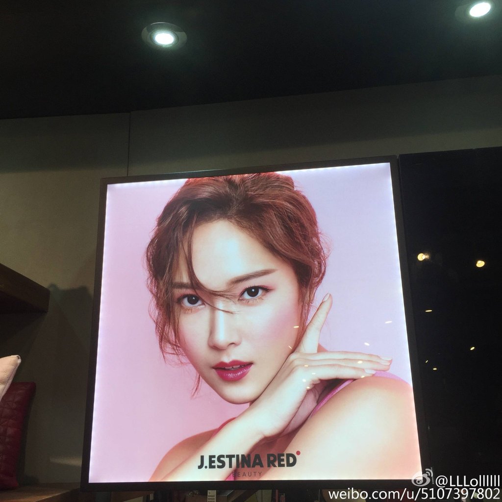 [OTHER][27-10-2015]Jessica trở thành người mẫu mới cho thương hiệu "J.ESTINA RED" CfWn9a9VAAA7qgh