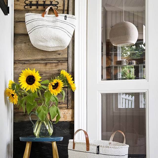wrs's tweet photo. Tmrw on #StyleFile @Hansinej has interiors expert Kate Sandford of DesignSister. Spruce up your rooms for spring! https://t.co/i9yOq7tsYj